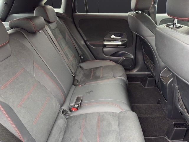 Fahrzeugabbildung Mercedes-Benz GLA 250 e *AMG*Hybrid*Ambiente*Kamera*CarPlay*