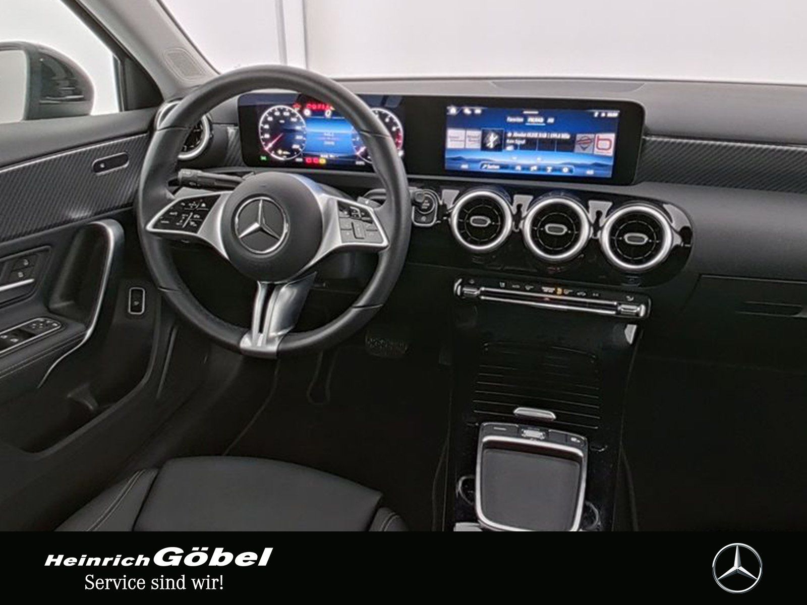 Fahrzeugabbildung Mercedes-Benz A 180 Lim. PROGRESSIVE+LED+KAMERA+NAVI+CARPLAY