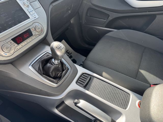 Ford Kuga  2,0 TDCi 4×4 103kW Titanium