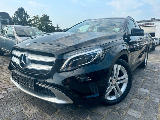 Mercedes-Benz GLA 220 D *Urban*T.Leder*SHZ*Xenon*AHK*PDC