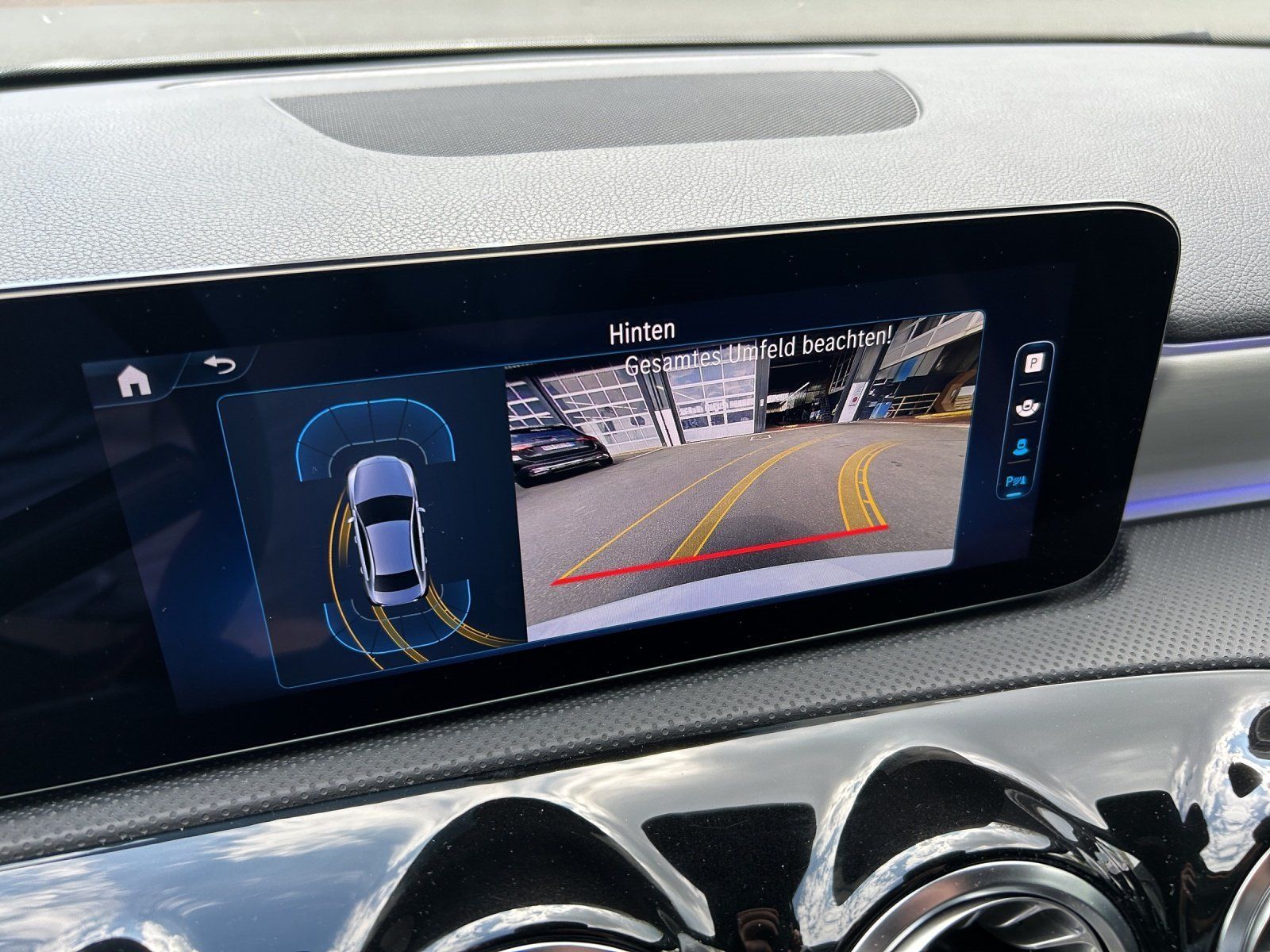 Fahrzeugabbildung Mercedes-Benz A 220 d Lim+AMG-Line+Burmester+PSD+DISTRONIC+19"
