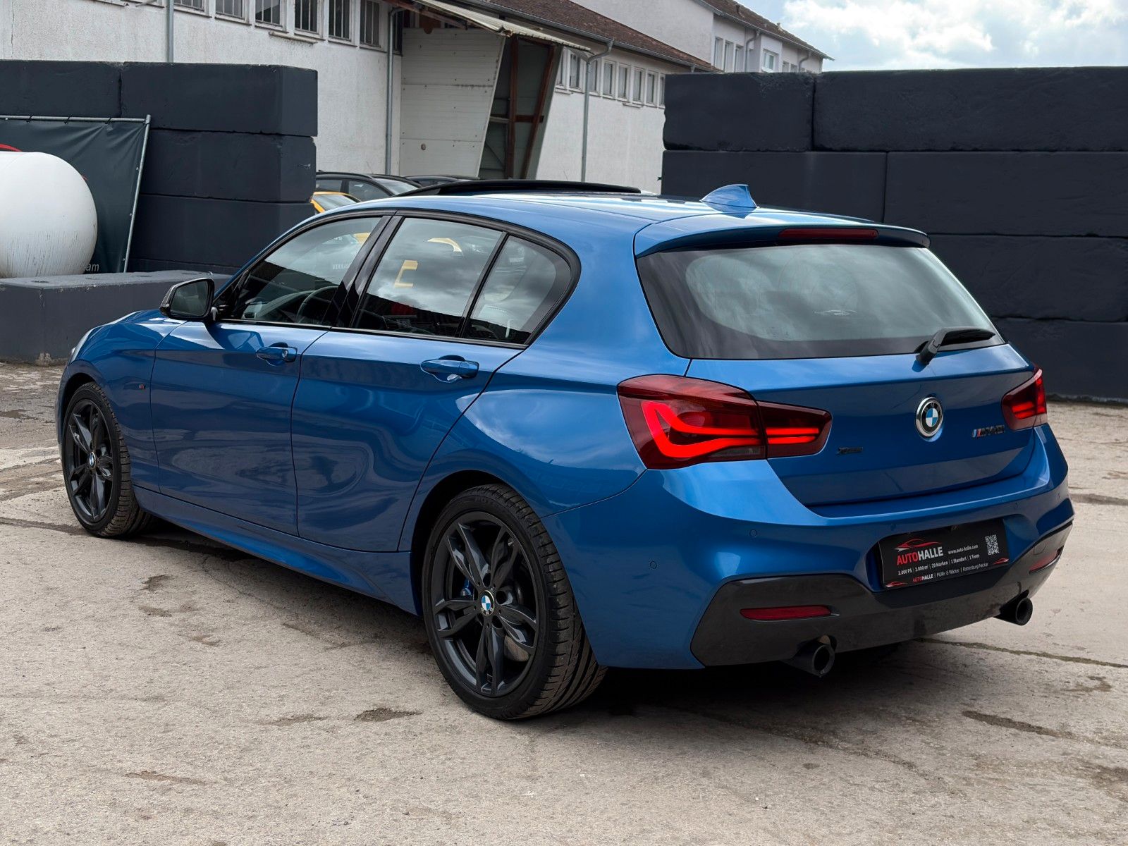 Fahrzeugabbildung BMW M140i xDr. Special Edition Schiebed. H&K LHZ CAM