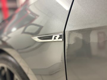 Volkswagen Golf - 6