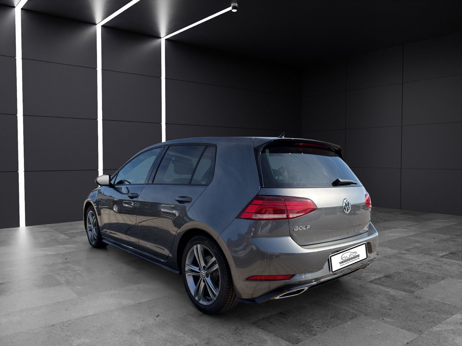 Fahrzeugabbildung Volkswagen Golf R-Line Apple /Szhzg/1.Hand/DAB/LED/Klimaaut