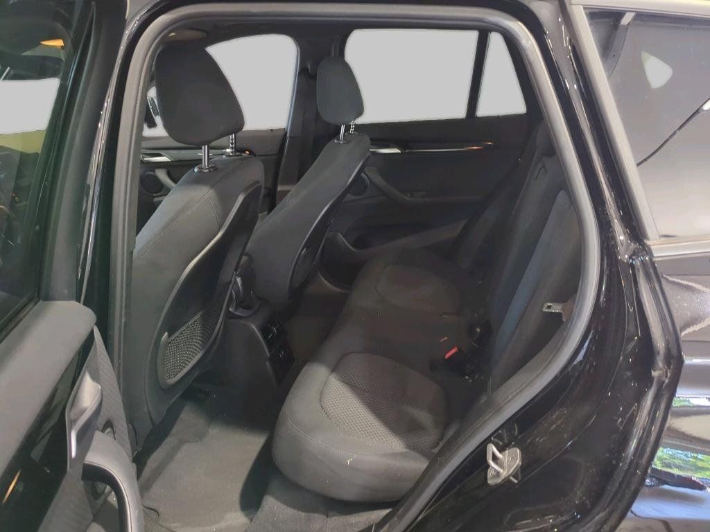 BMW X1 sDrive18d Advantage AHK Pano S-Dach AUT PDC foto 12
