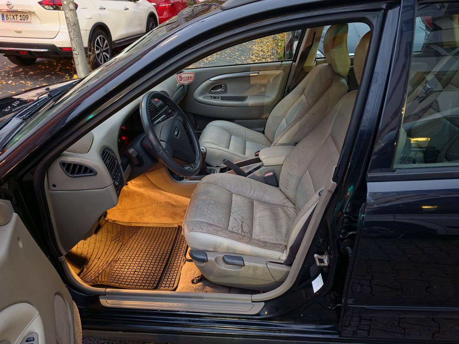 Volvo V40 2004 — photo 12