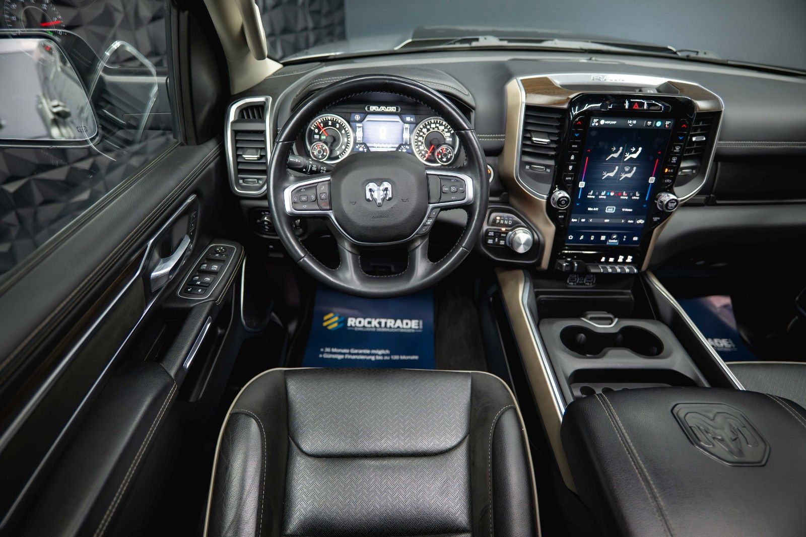 Fahrzeugabbildung Dodge RAM 5.7 V8 HEMI 4x4 LARAMIE PUNISHER *Pano*LED*