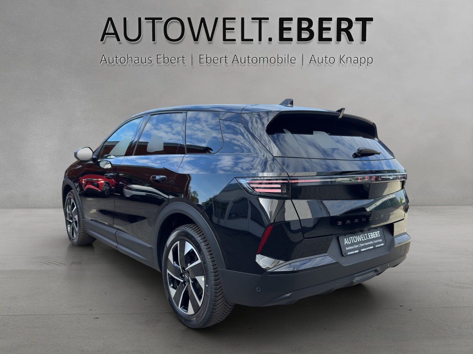Fahrzeugabbildung Opel Grandland 1.2 Mild-Hybrid Ultimate/PANO/KAMERA/