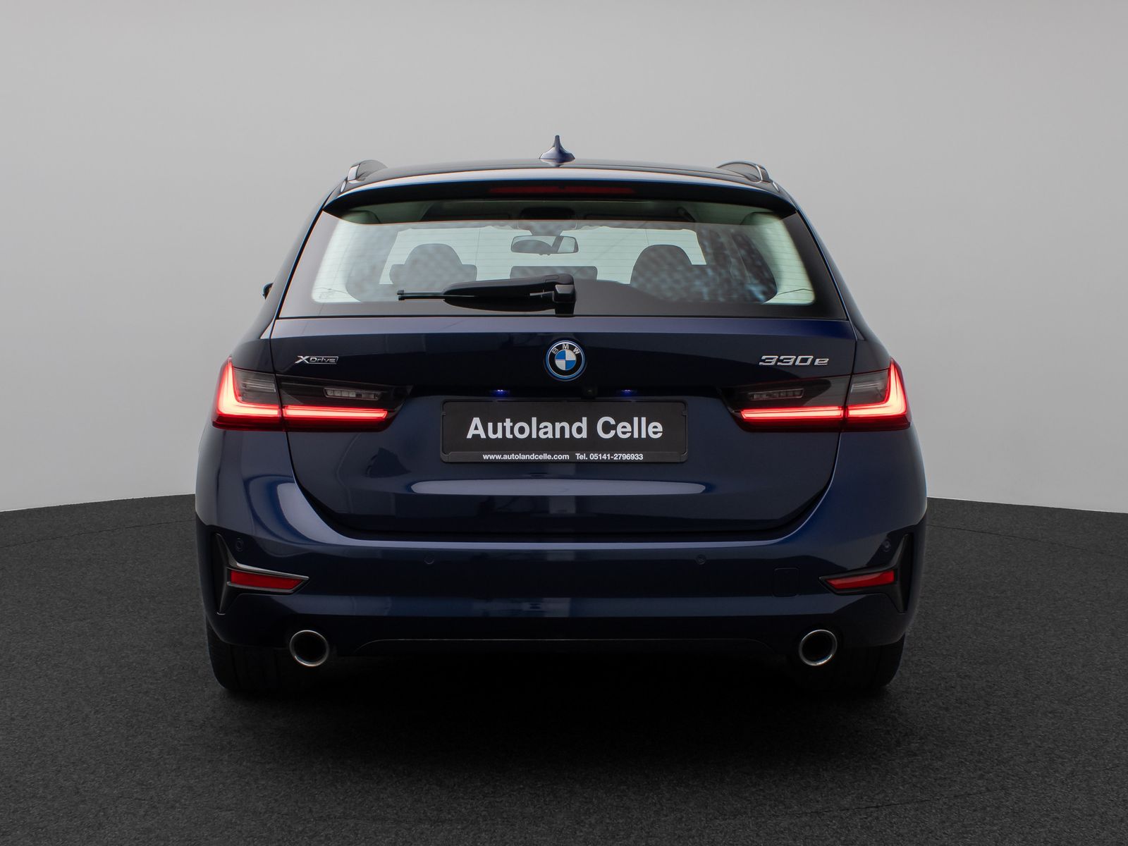 Fahrzeugabbildung BMW 330e xD SportLine Pano Kamera Laser HUD DAB HiFi