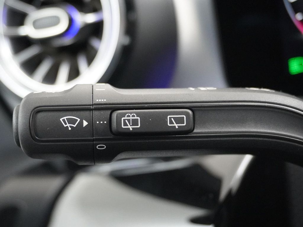 Mercedes-Benz CLA 180 Shooting Brake Star Edition Luxury Line