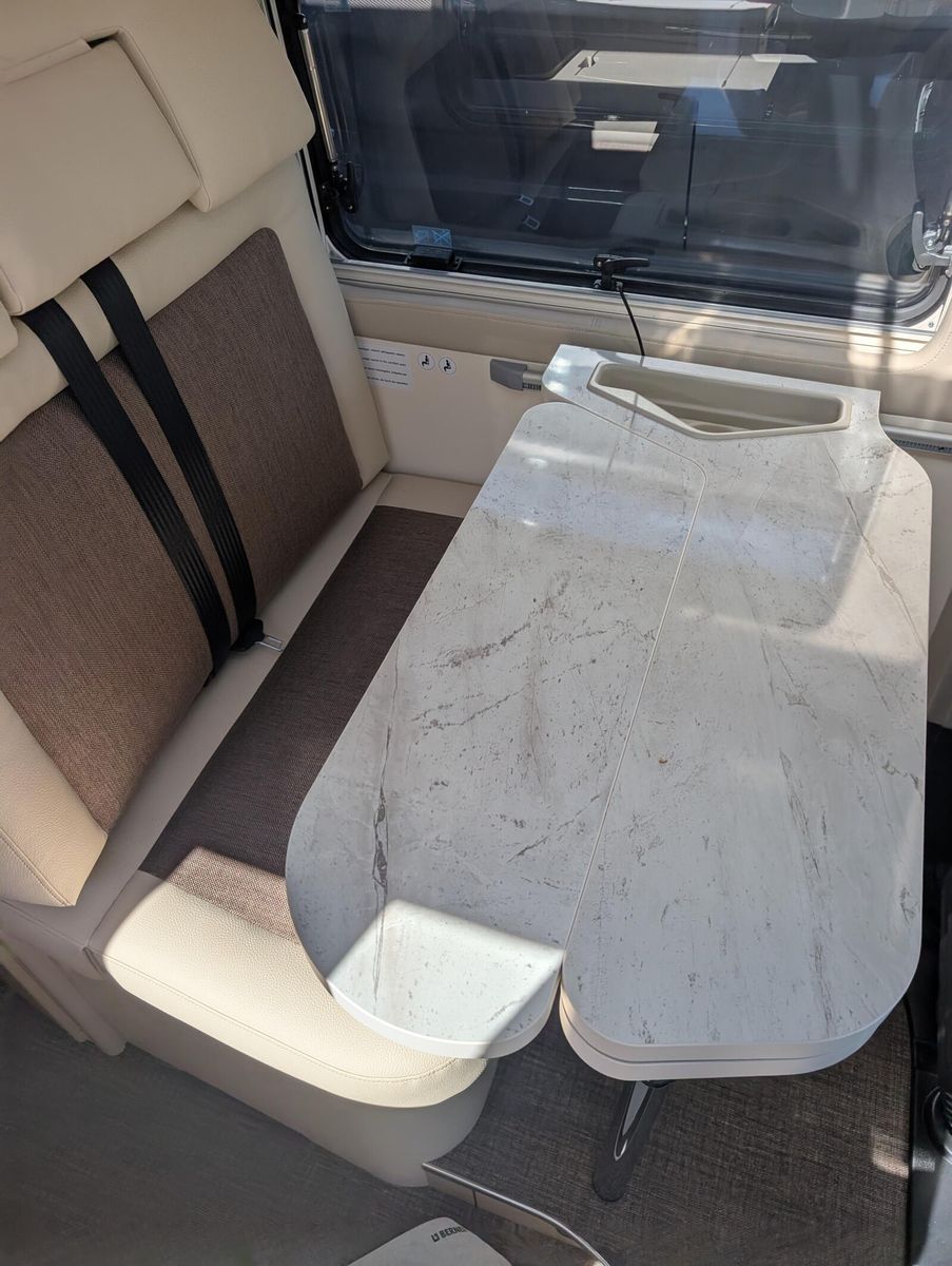 Fahrzeugabbildung Eura Mobil Van V 635 EB  Captain-Chair- Sitze, Skyroof, RFK