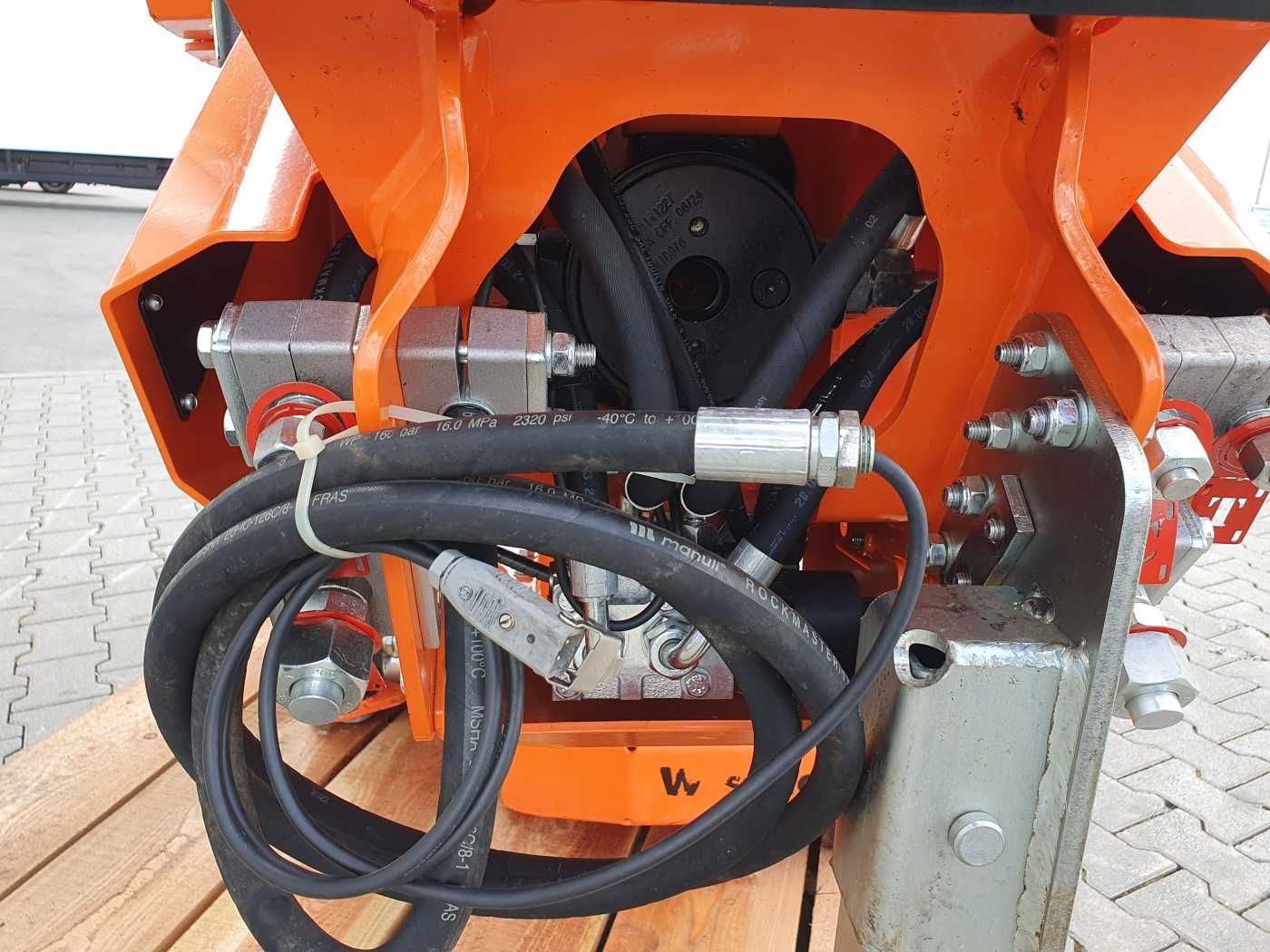 Fahrzeugabbildung Andere Westtech C300 Fällgreifer Tiltator / DEMO / 2024