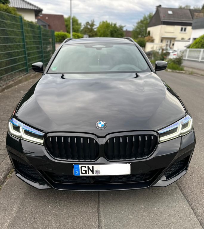 Image of BMW 530