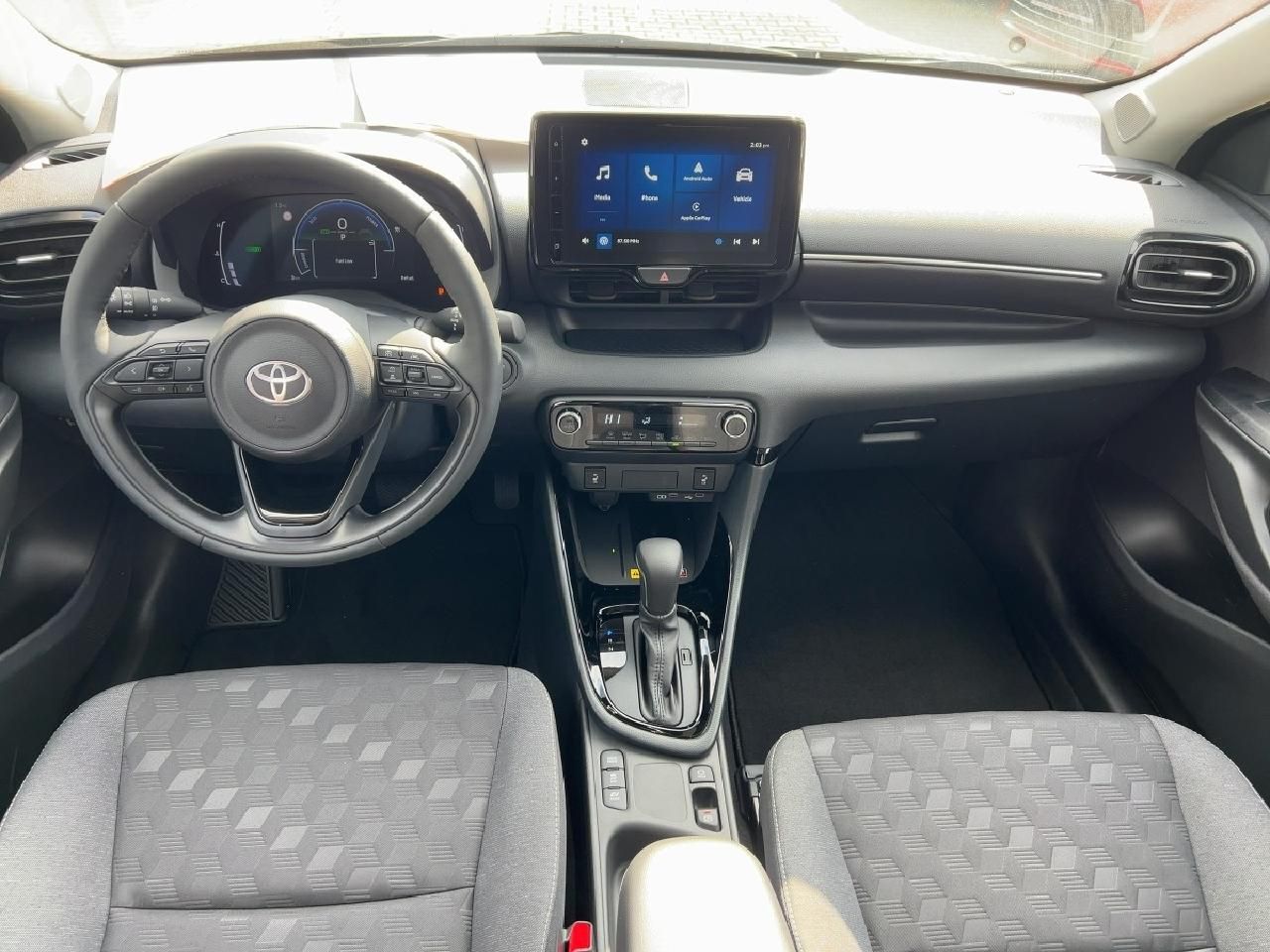 Fahrzeugabbildung Toyota Yaris Hybrid 1,5 l Teamplayer