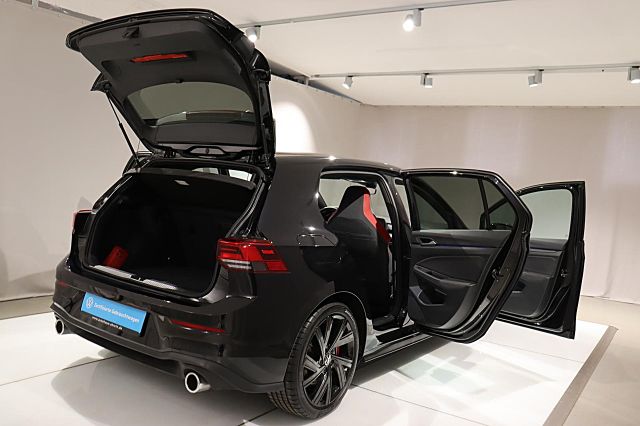 Golf GTI 2.0 TSI DSG ACC NAVI KAMERA SHZ SPORTFW