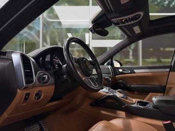 Porsche Cayenne - 7