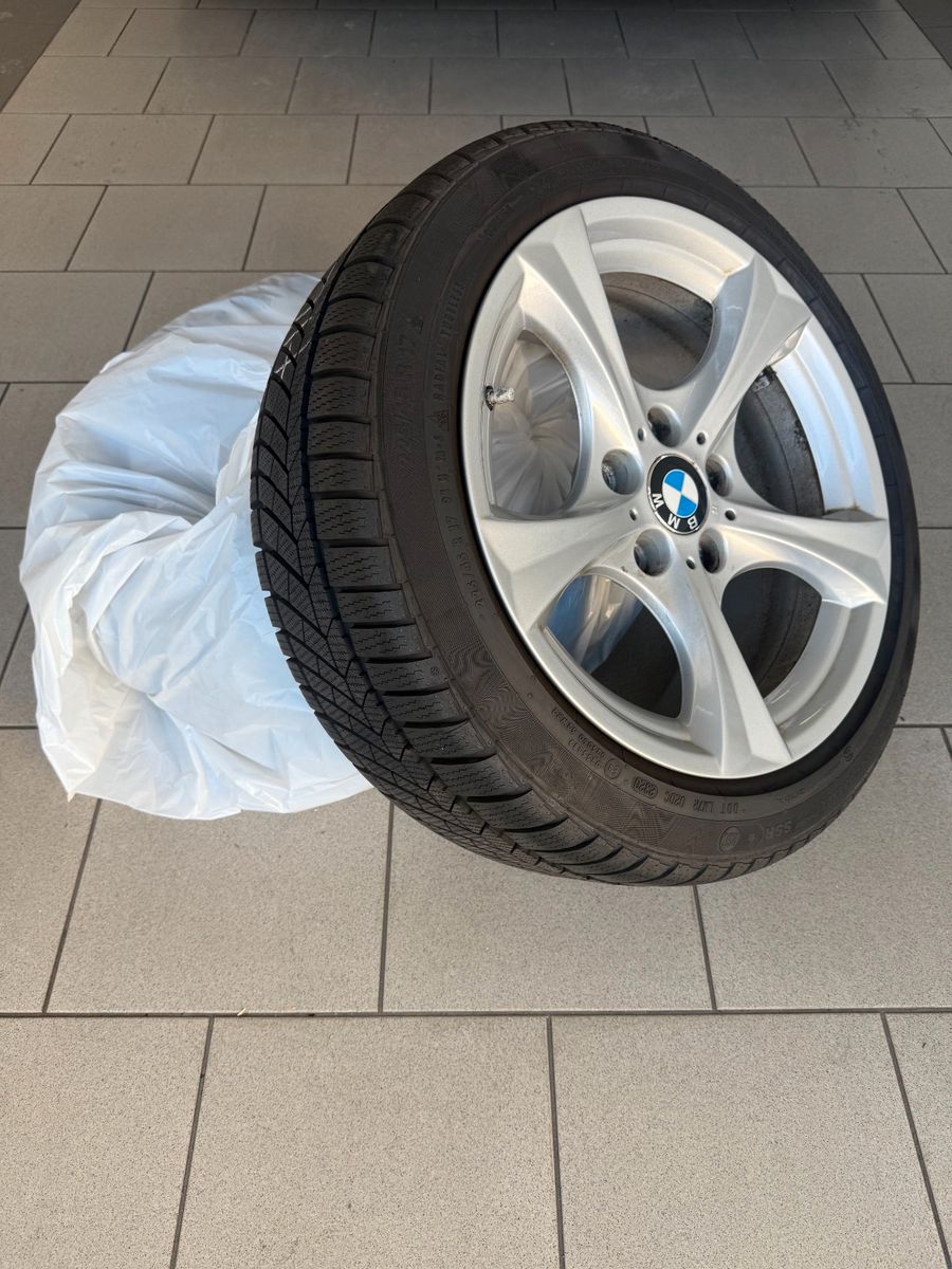 Fahrzeugabbildung BMW Z4 20iA sDrive Roadster M Sport Leder,Navi,Xenon