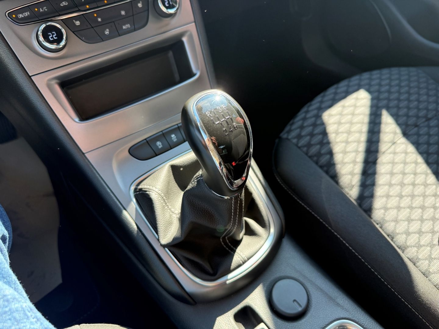 Fahrzeugabbildung Opel Astra K 1.2 Turbo Edition SHZ+LHZ+Kamera
