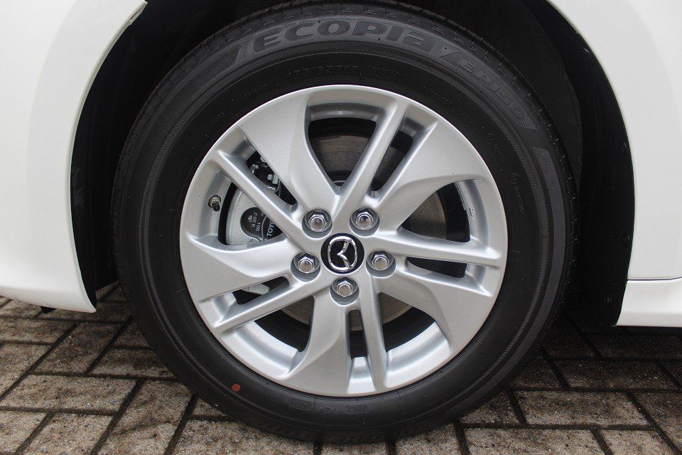 Fahrzeugabbildung Mazda 2 Hybrid Centre-Line 1.5L VVT-i 116 PS CVT ACAA