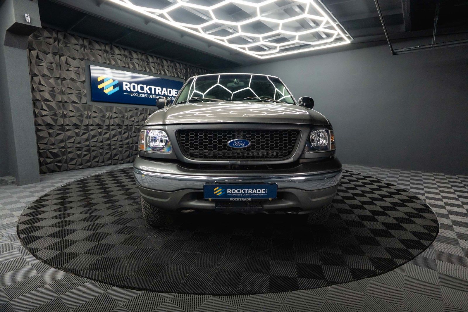 Fahrzeugabbildung Ford F150 5.4L V8 4x4 Triton SuperCab *LKW*AHK 3000kg