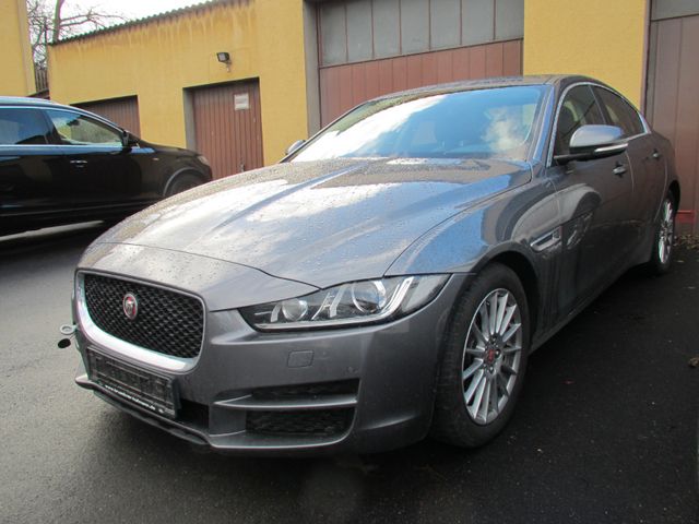 Jaguar XE Prestige Leder Navi Alu PDC Panorama Xenon