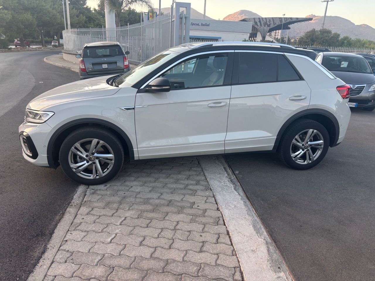 Other Volkswagen T-Roc 1.5 TSI ACT R-Line imagem 2