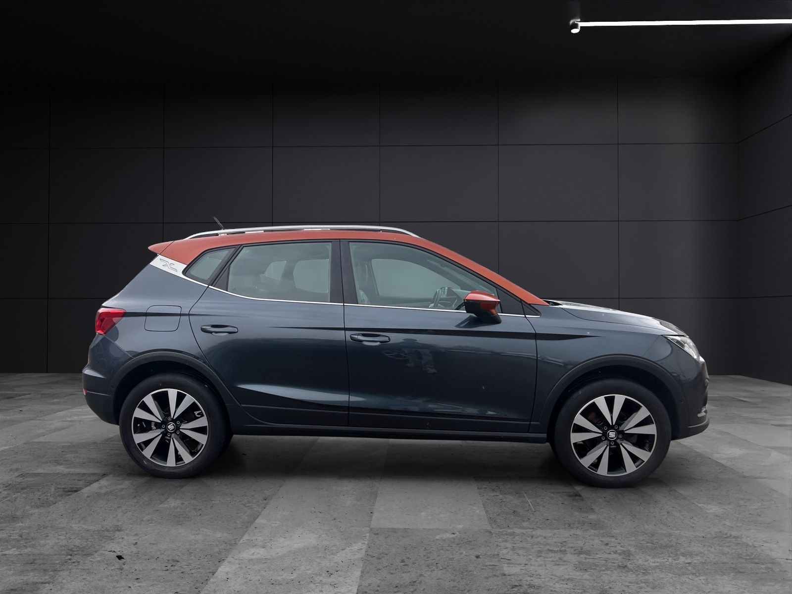 Fahrzeugabbildung SEAT Arona TSI FR DSG LED ACC AHK SH PDC Beats SeatCo