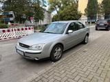 Ford Mondeo 2.0 Ghia Ghia - Ford Mondeo aus 2001: Ghia