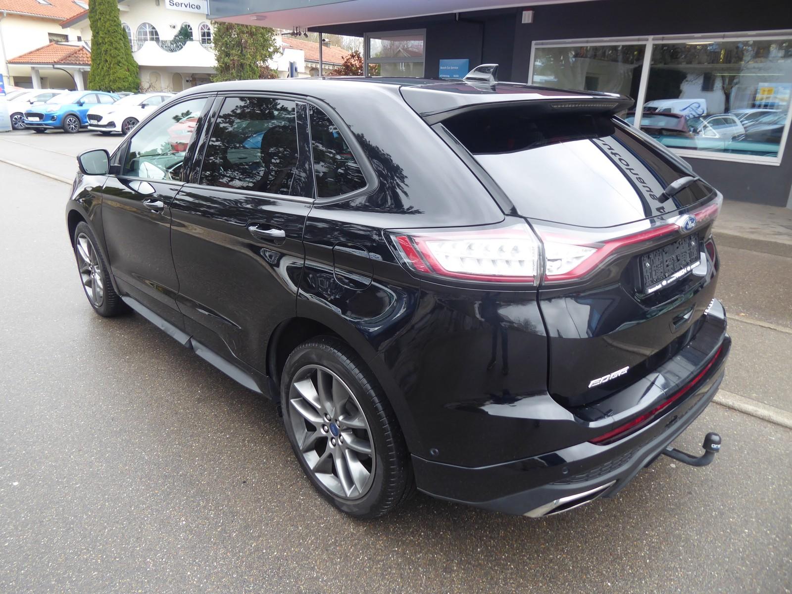 Ford Edge Sport 4x4 8-Fach bereift