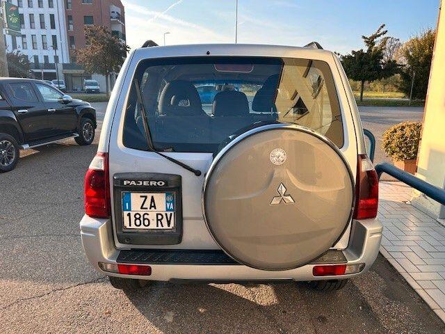 Mitsubishi Pajero 2004 — двигун 2.477 cm³, 116 HP (85kW)