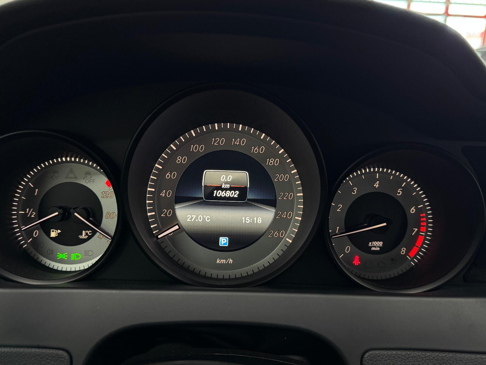 Mercedes-Benz C 180 T-Modell Avantg. NAVI/U-FREI/MB SERVICE!