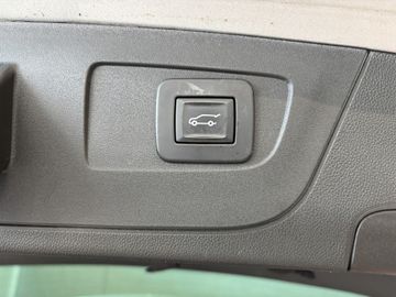 Fotografie des Opel Insignia Sports Tourer 2.0 Diesel 4x4 AT Ultimat
