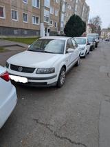 Volkswagen Passat 1.6 Basis - Volkswagen Passat aus 1998
