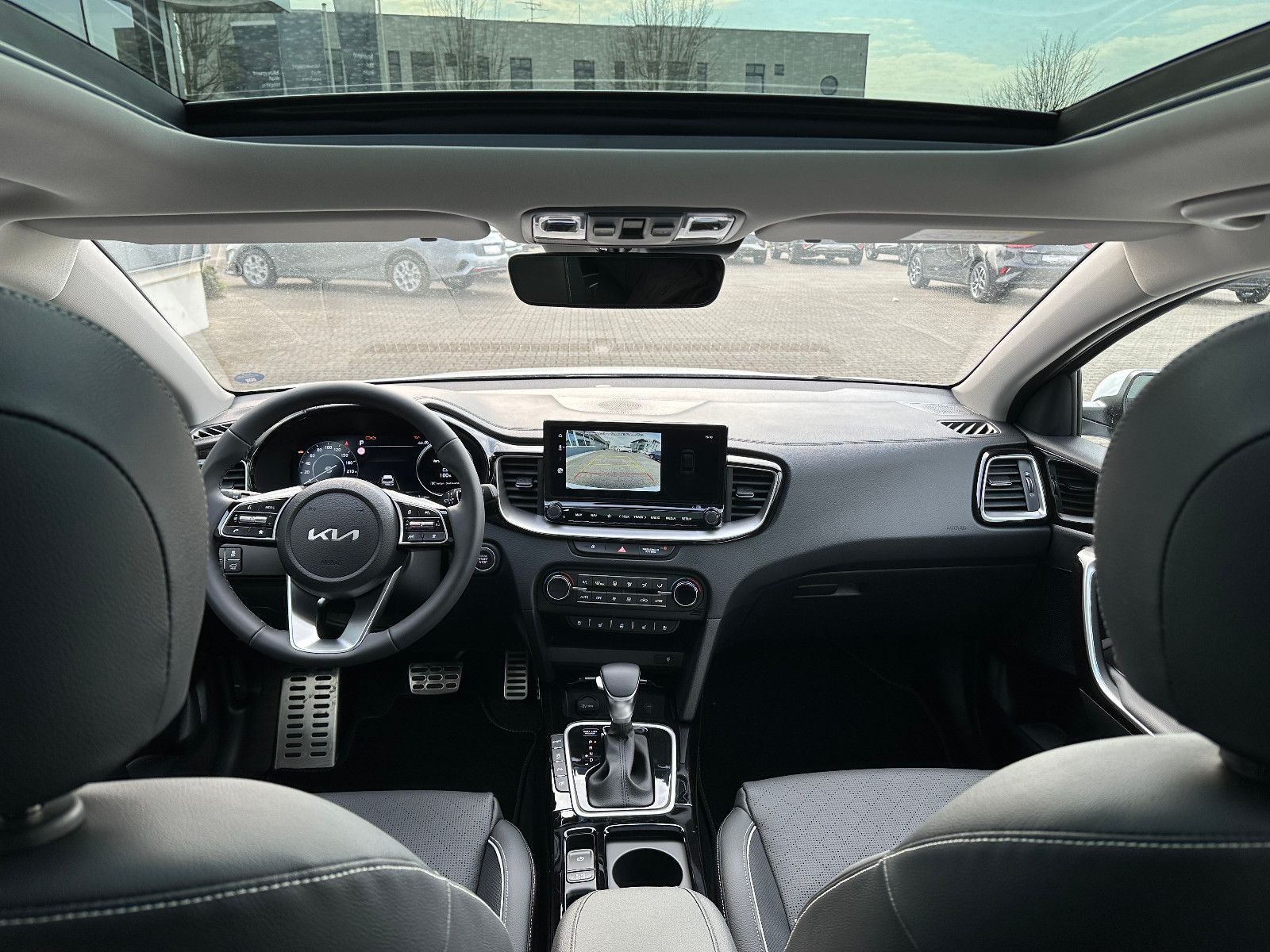 Fahrzeugabbildung Kia cee'd Sportswagon 140PS DCT7 Platinum Glasdach