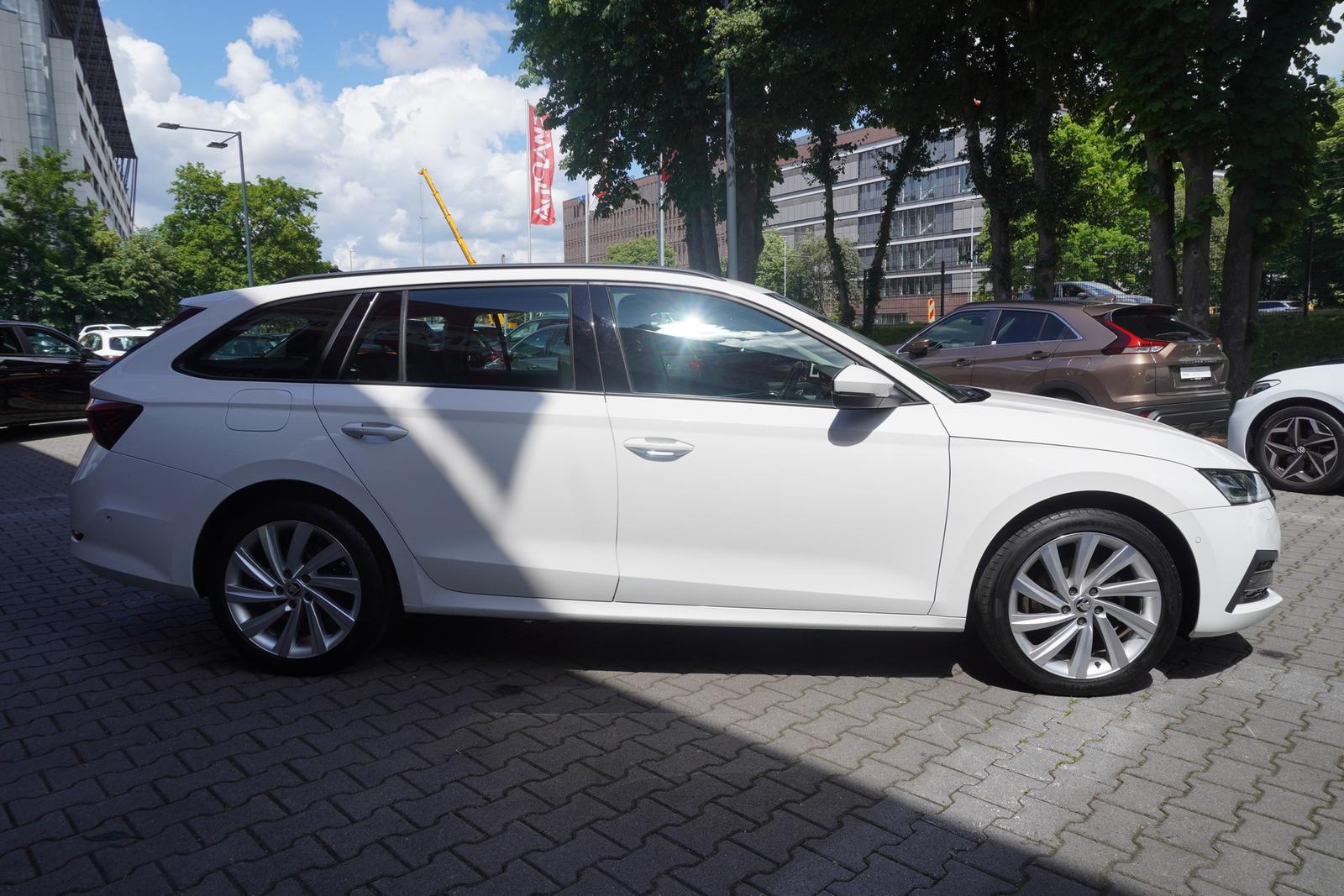 Skoda Octavia Combi 1.5 TSI First Edition ACC Kamera