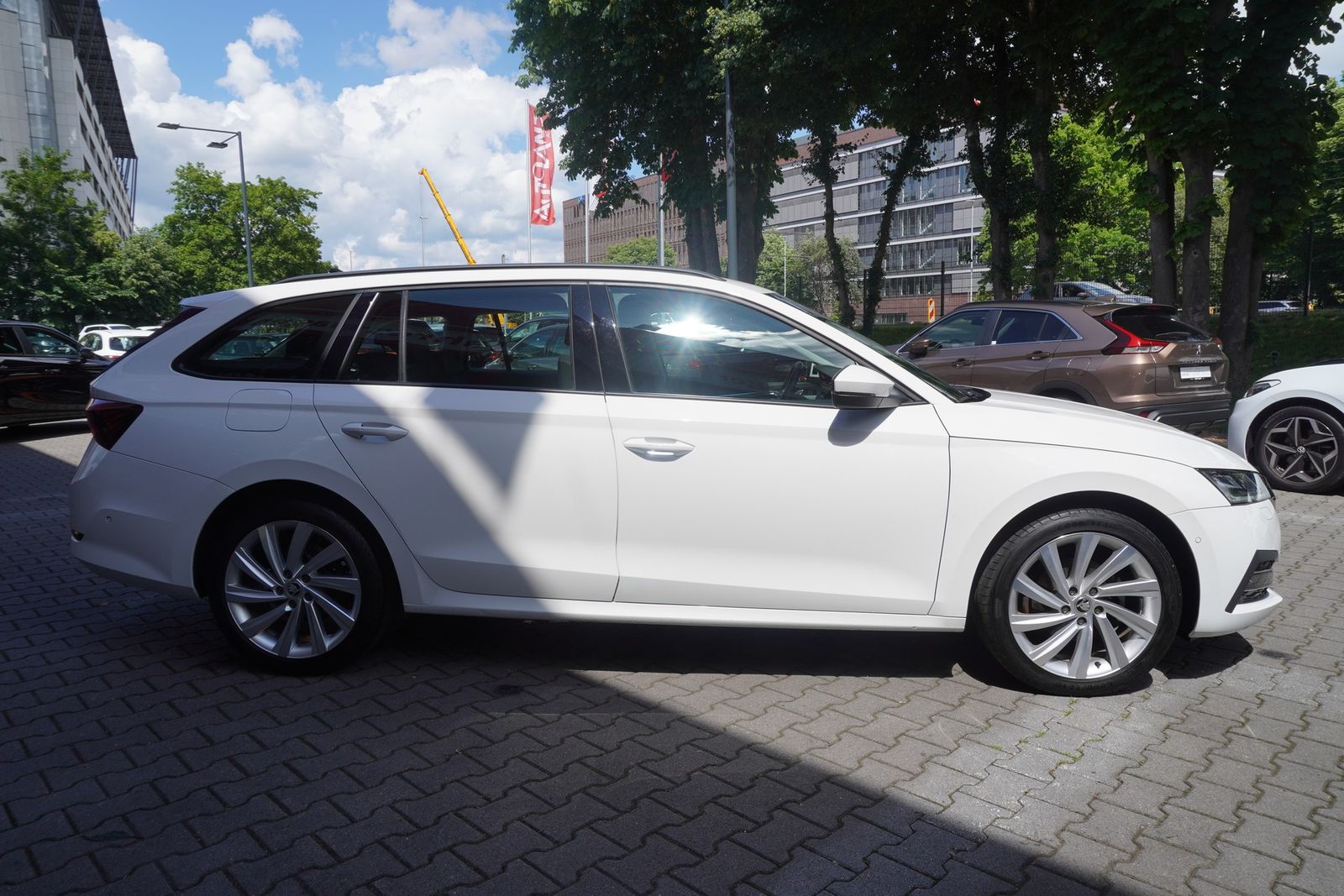 Skoda Octavia Combi 1.5 TSI First Edition ACC Kamera foto 5