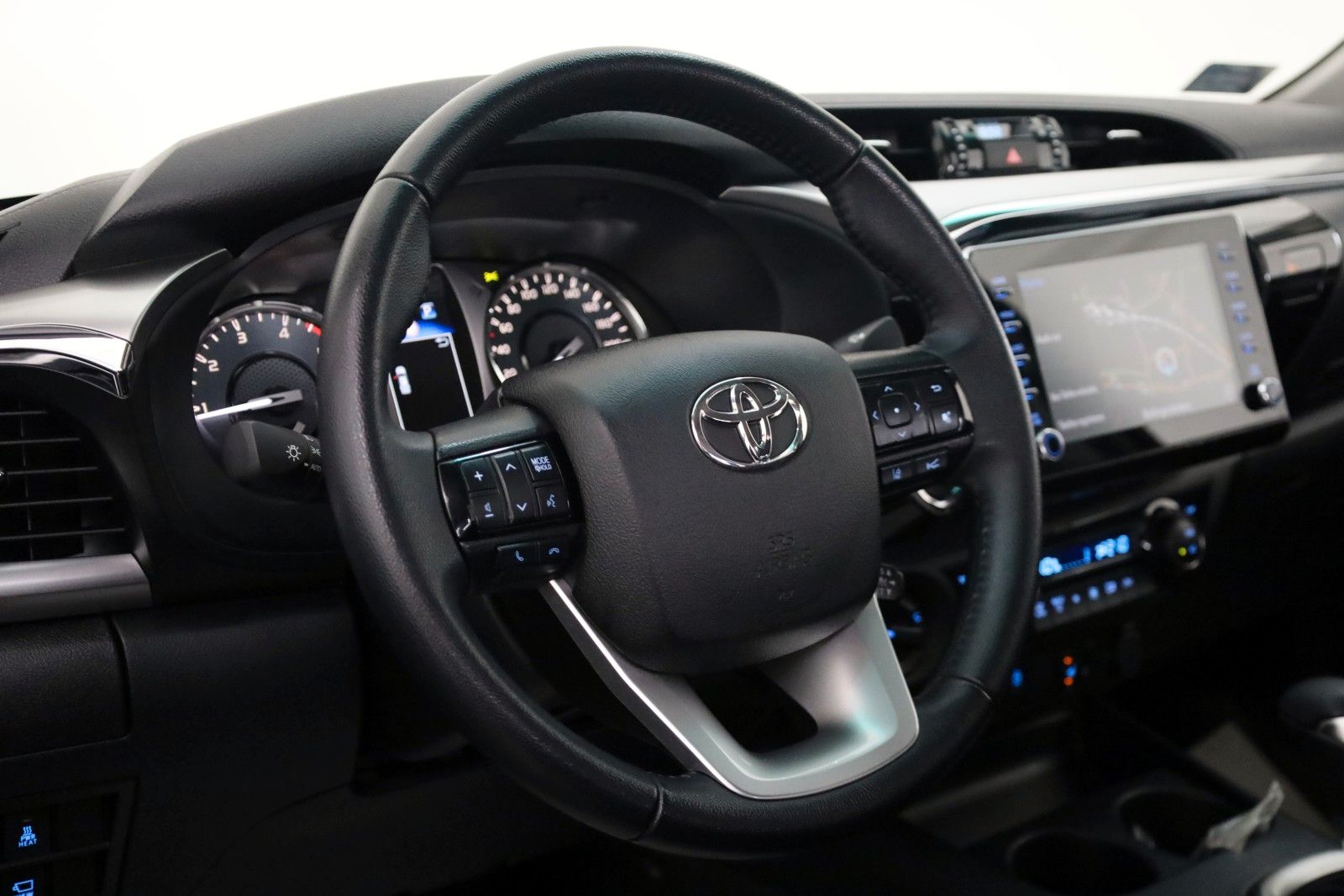 Fahrzeugabbildung Toyota Hilux 2.8 D-4D Executive, CarPlay, Kamera, Rollo