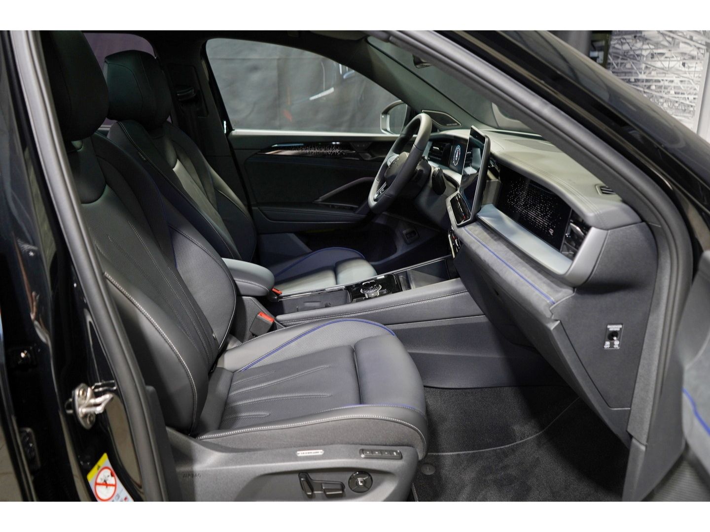 Volkswagen Tayron R-Line 2.0 TSI 4MOTION PANO DCC AHK foto 5