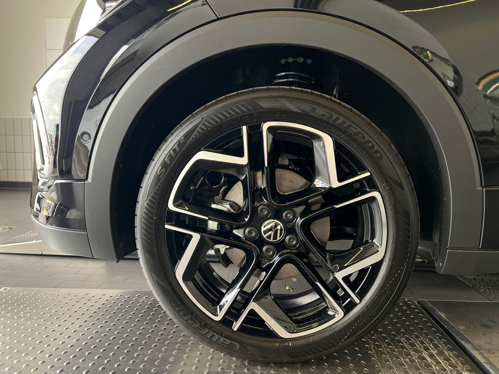 Fahrzeugabbildung Volkswagen T-Cross R-Line 1.5 TSI DSG *AHK, IQ.LIGHT, ACC,