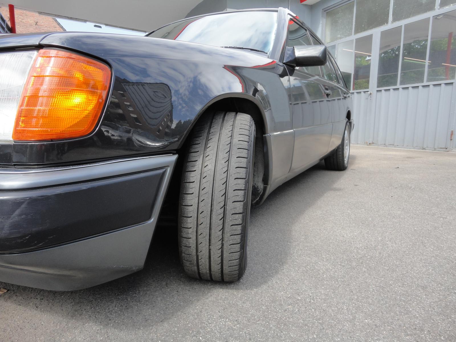 MERCEDES-BENZ E 230 TE 136 ch BVM - CLIM - CUIR - TOIT OUVRANT - 166000 KM