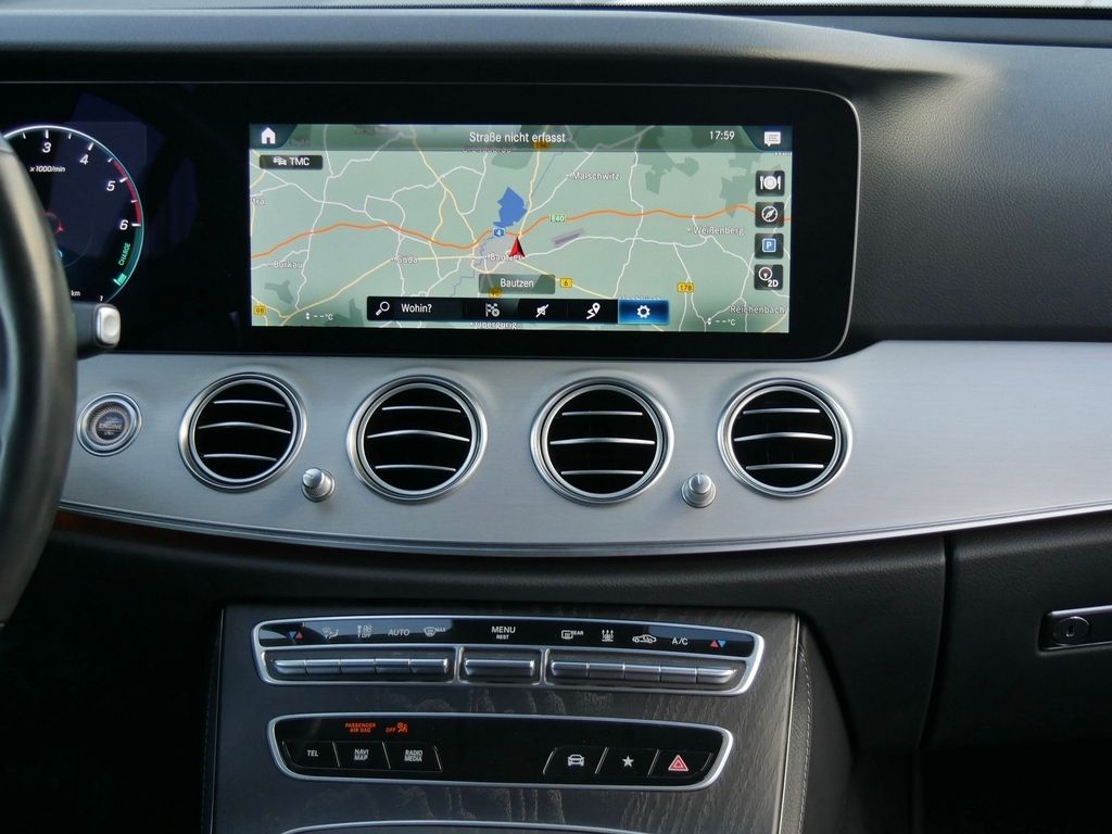 Mercedes-Benz E 300 de T-Modell |Avantgarde|DISTR|LED|NAVI|AHK