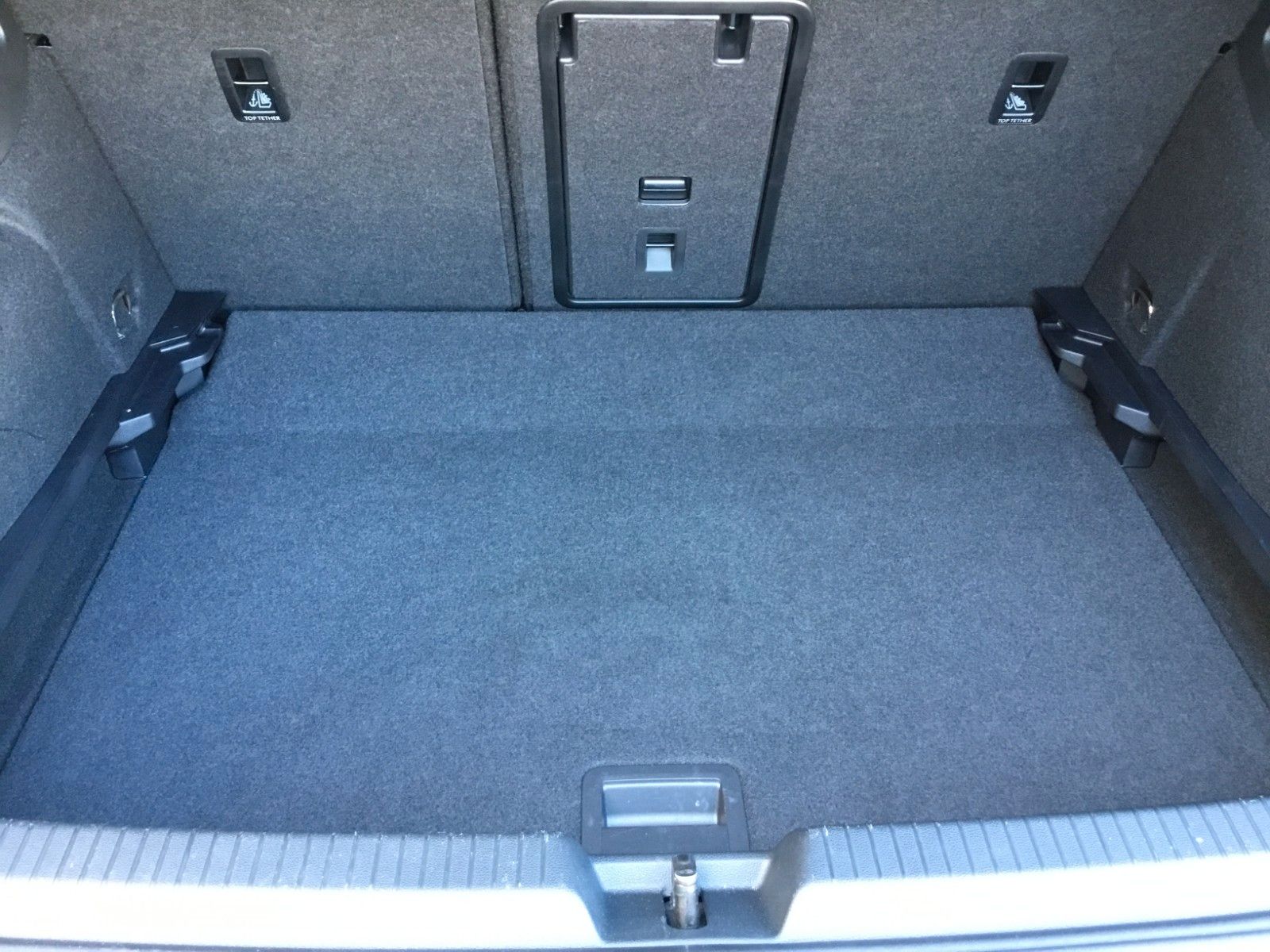 Fahrzeugabbildung Volkswagen Golf 1.5 eTSI DSG Life+AHK+LED+Kamera+Navi