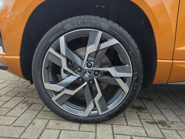 Fahrzeugabbildung SKODA Karoq 1.5 TSI DSG Sportline NAV AHK ELEKTR HECKK