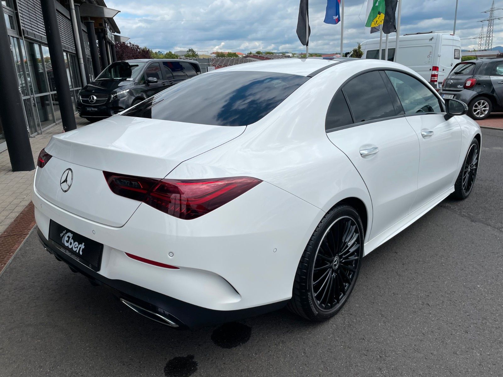Fahrzeugabbildung Mercedes-Benz CLA 200 AMG Pano+R-Kamera+19"+TOTW+DISTR+MULITBE
