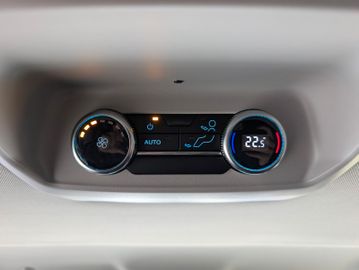 Ford Tourneo Custom Tit. 2.0 L1 NEUES MODELL