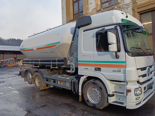 Mercedes-Benz Actros 2548 6x2 SPITZER MEHL TRANSPORT