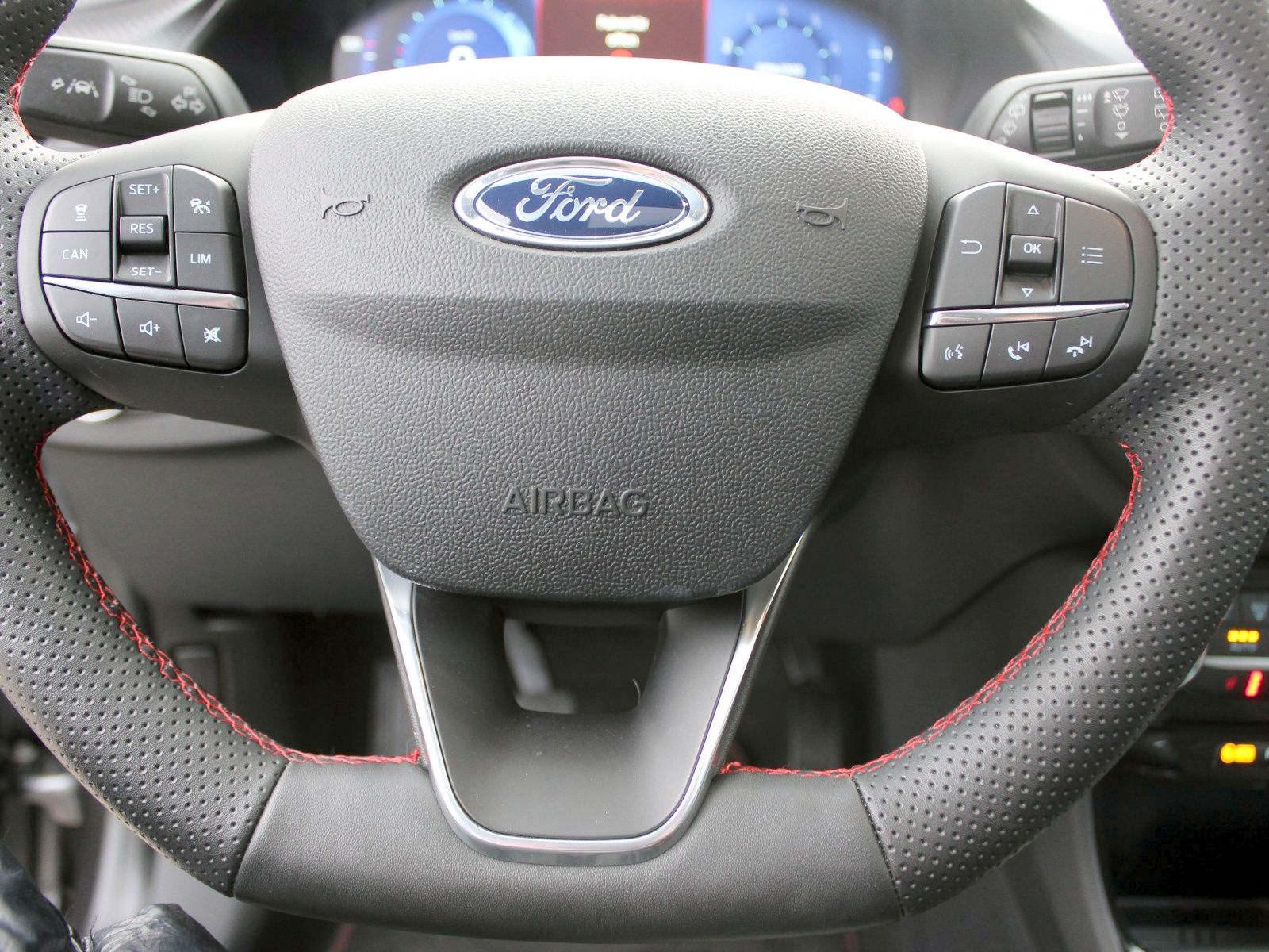 Fahrzeugabbildung Ford Puma ST-Line X 1,0 EcoBoost Mild Hybrid
