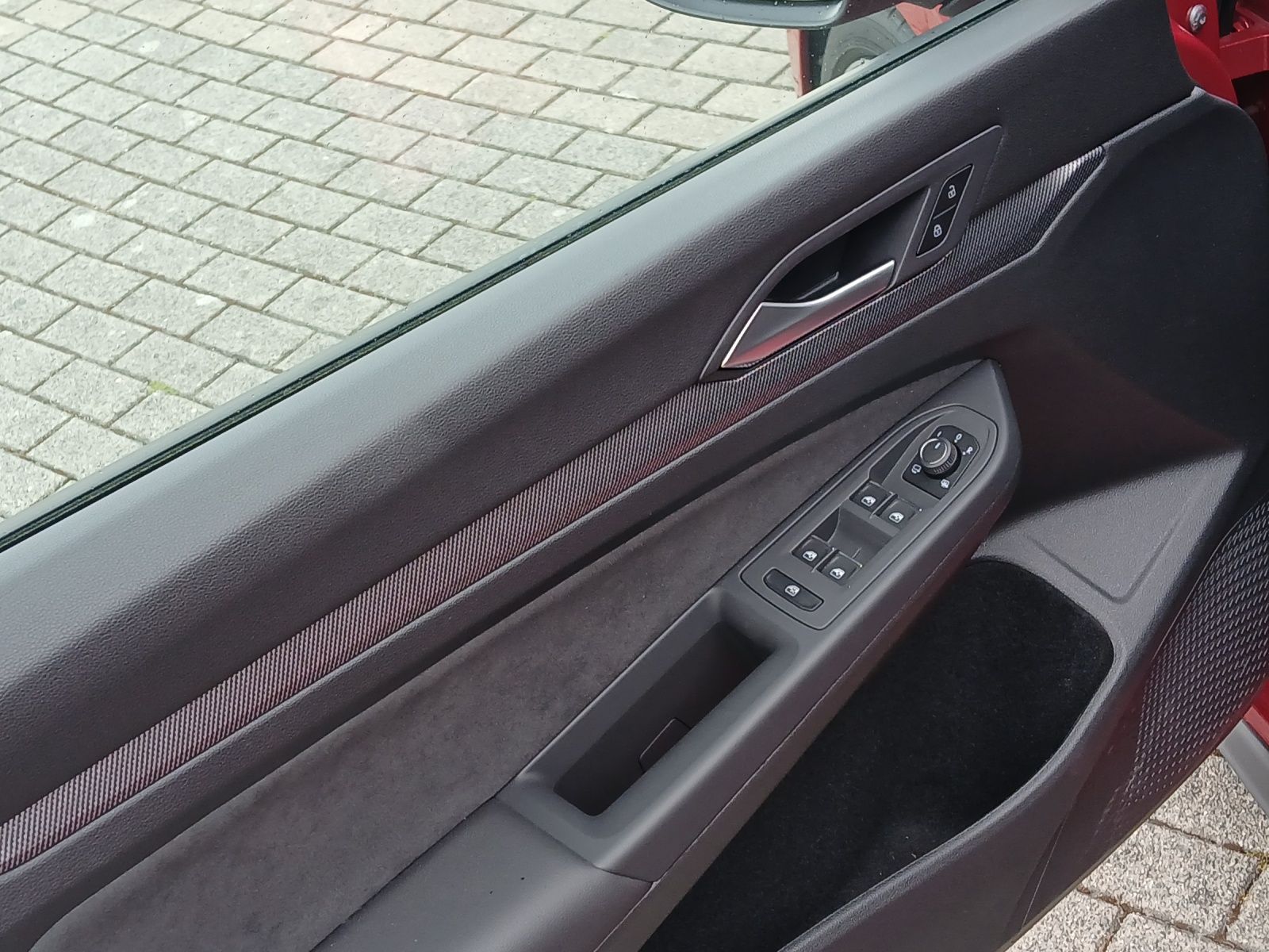 Fahrzeugabbildung Volkswagen Golf VIII GTI DSG Matrix AHK Navi Harman AID ACC