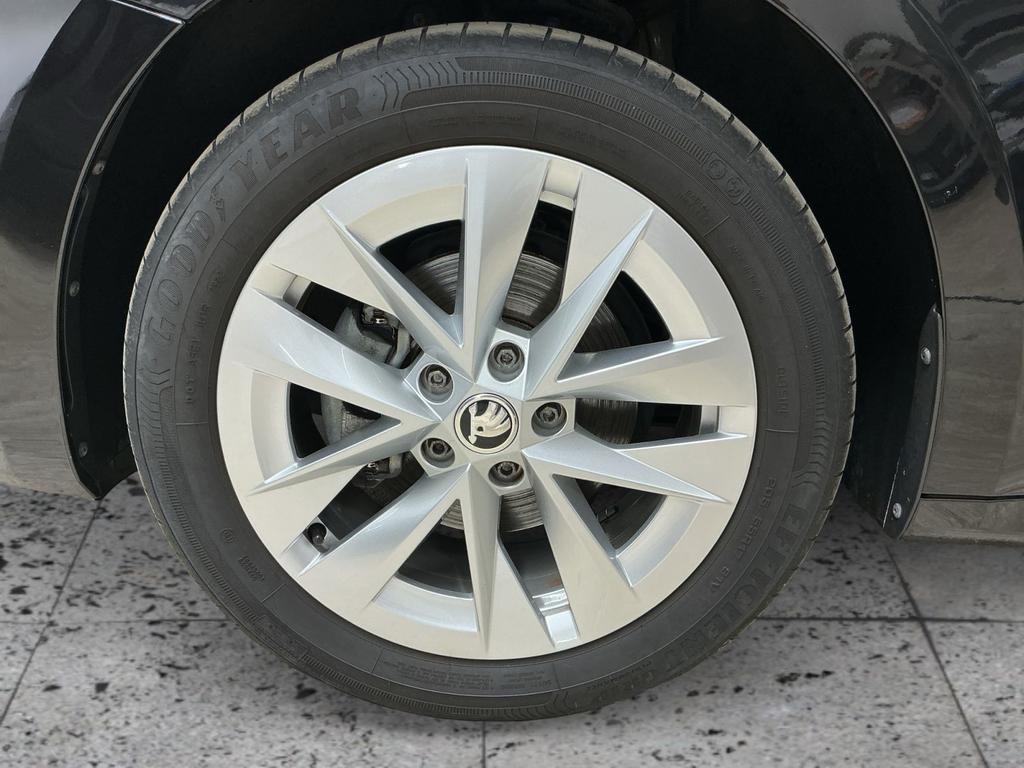 Skoda Octavia 2021 г. Чёрный, пробег 40833 км