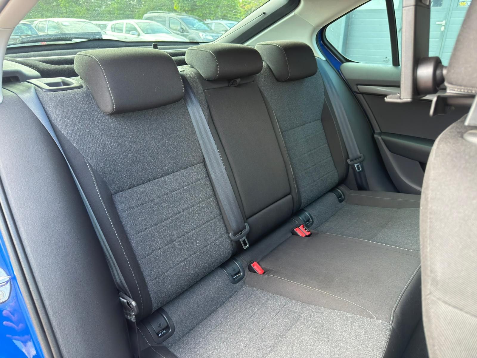 Fahrzeugabbildung SKODA Octavia Lim.*STNDHZNG*SZHZNG*TEMPOMAT*CARPLAY*